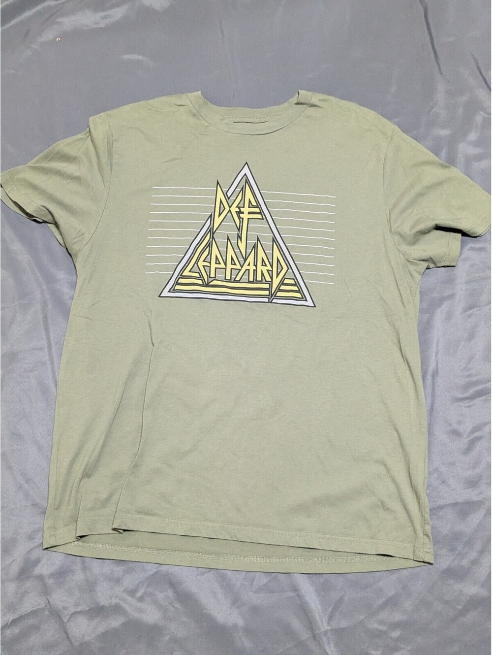 Def Leppard Graphic Band T-Shirt Large Olive Green Cotton Blend